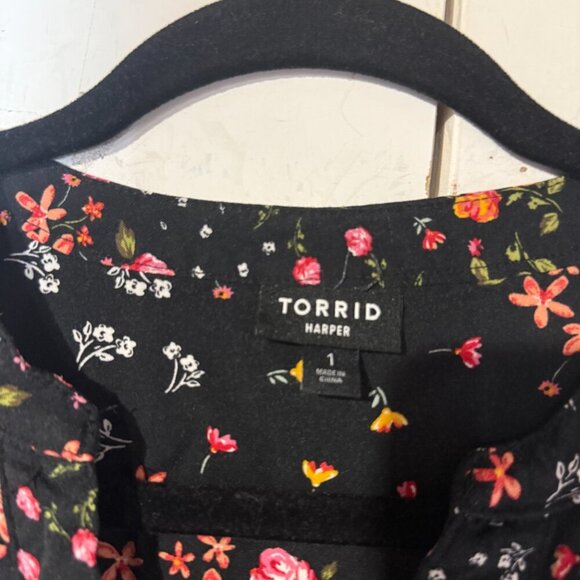 Torrid Harper Rayon Twill Pullover Short Sleeve Tunic Blouse Size 1 / L Floral - Picture 4 of 11